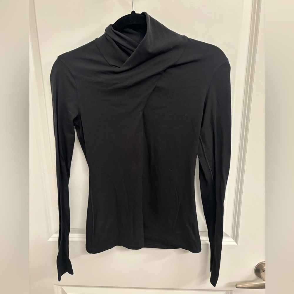 Lululemon Black Cross Turtleneck Long sleeve.